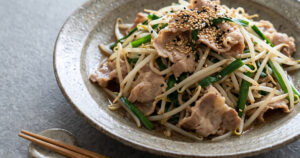 豚肉ともやしの炒め物